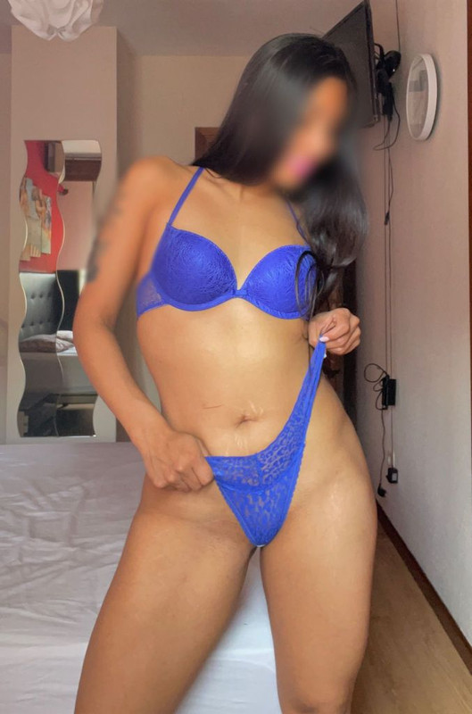 ENCANTADORA PERUANA COMPLACIENTE