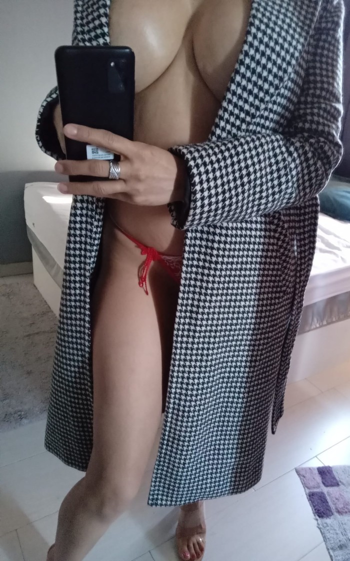 SOY LUHANA LA Q QUIERE TODAS LAS POLLAS PARA ELLA