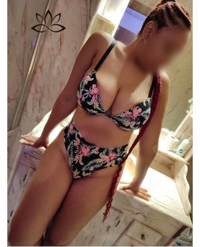 VICKY CARITA DE MALICIOSA Y TRAVIESA FOLLA AL MÁXI