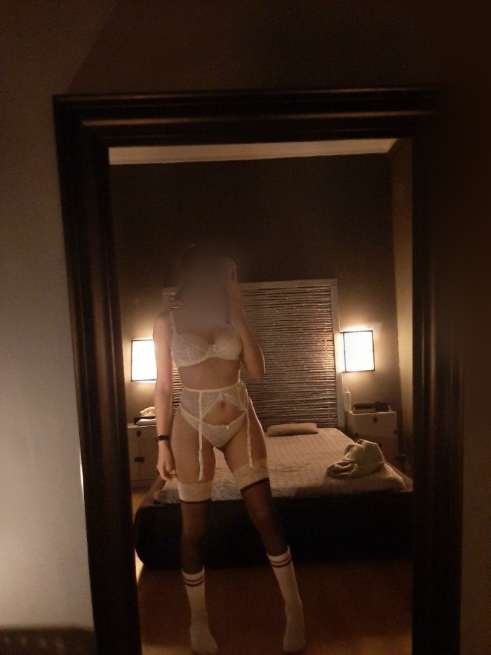 CARLA, ESPAÑOLA, GUARRA, CON MUCHO DESEO DE FOLLAR