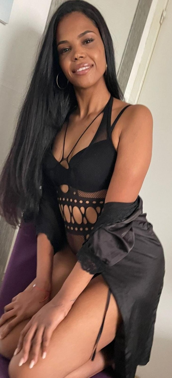 ESTOY ANSIOSA POR FOLLAR Y SENTIR TU POLLA EN MI C