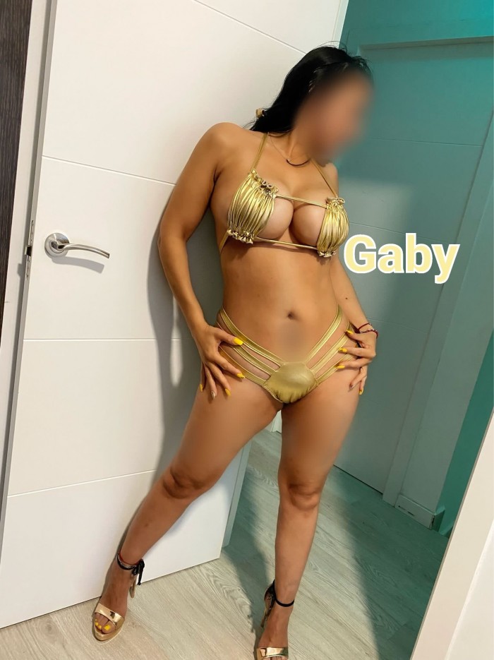 GABY, DISFRUTO FOLLANDO Y CHUPANDOTE LA POLLA