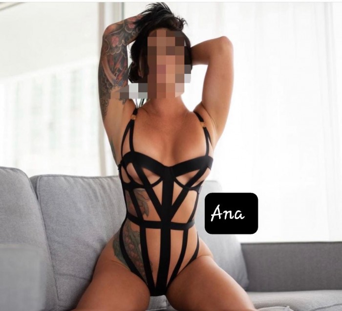 ANA, CATALANA CON UN CUERPO DE INFARTO