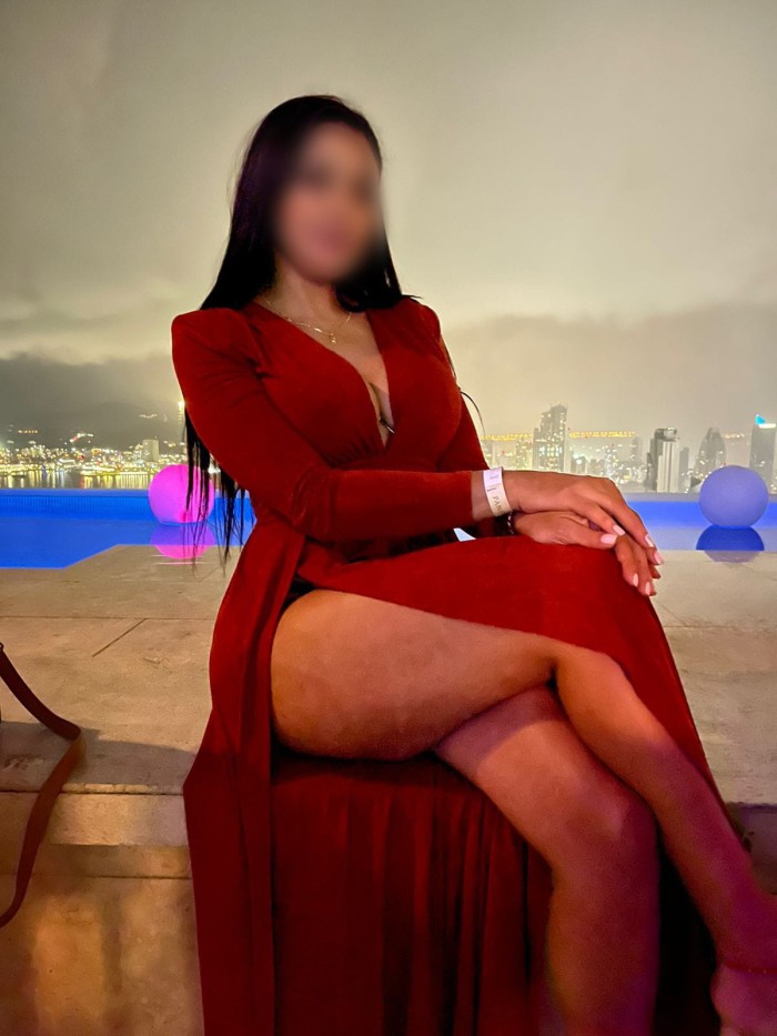 MIA, HERMOSA COLOMBIANA CON TETAS DE INFARTO….