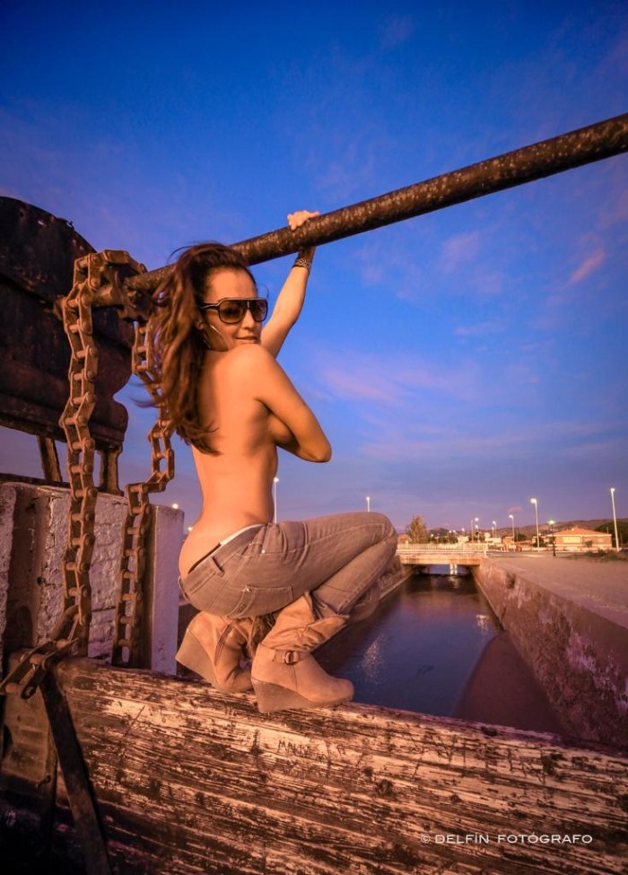 YENNY, TU GAROTA CABALLGADORA EN POLLAS