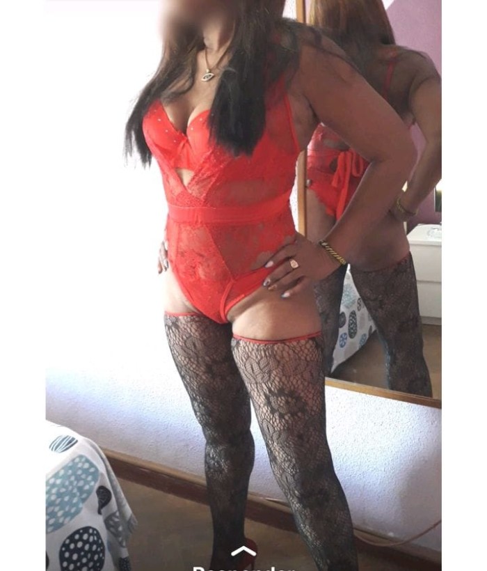 MELISA,FIESTERA Y CON GANAS DE SEXO A TOPE