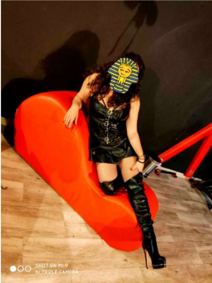 Mistress, Domina pro