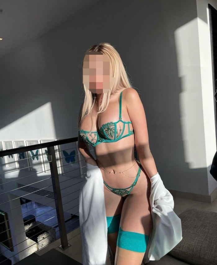 PONME EN 4 PATAS Y FOLLAME