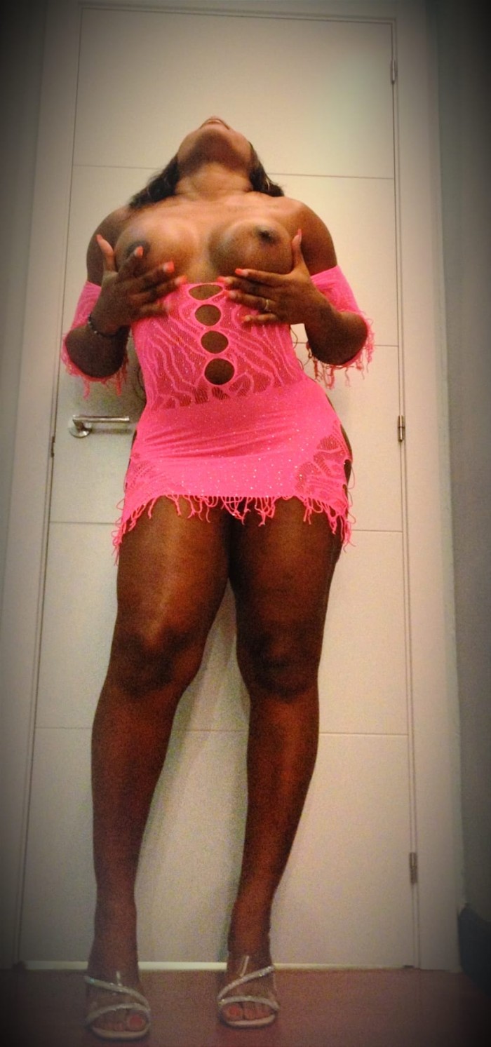 SOFIA, CHUPONA DE PROFESION