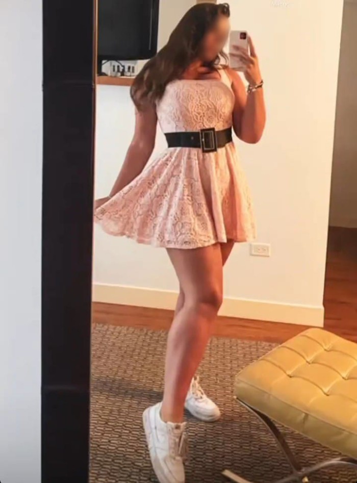 La jovencita estudiante.