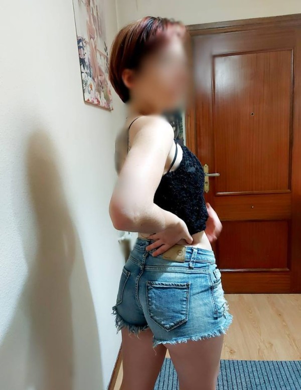 SANDRA ESPAÑOLA DE 19 AÑOS, TODA UNA PUTITA