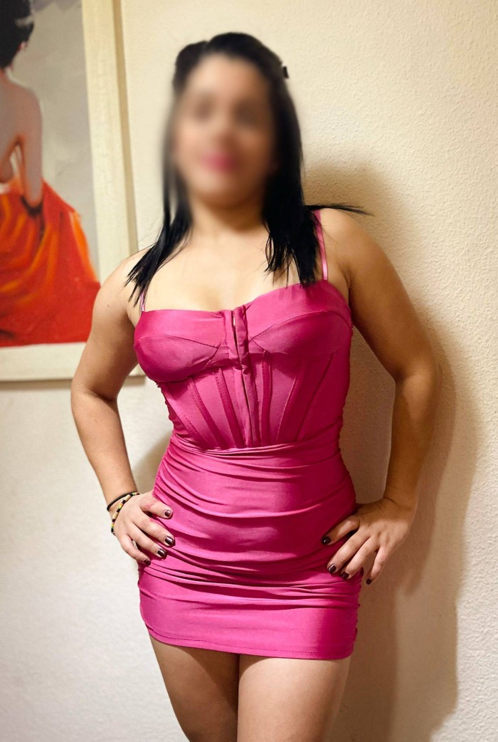 LISA JOVENCITA MASAJISTA PARA DISFRUTAR