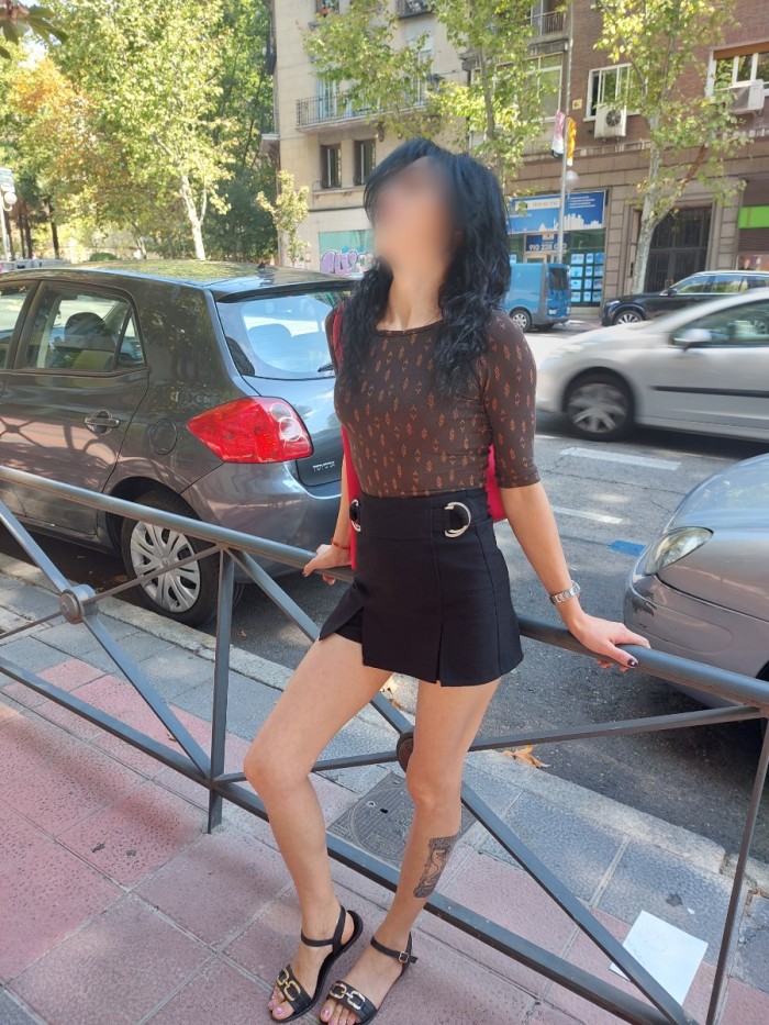 AITANA, ENCANTADORA RUMANA QUE BUSCA AMISTAD Y LO