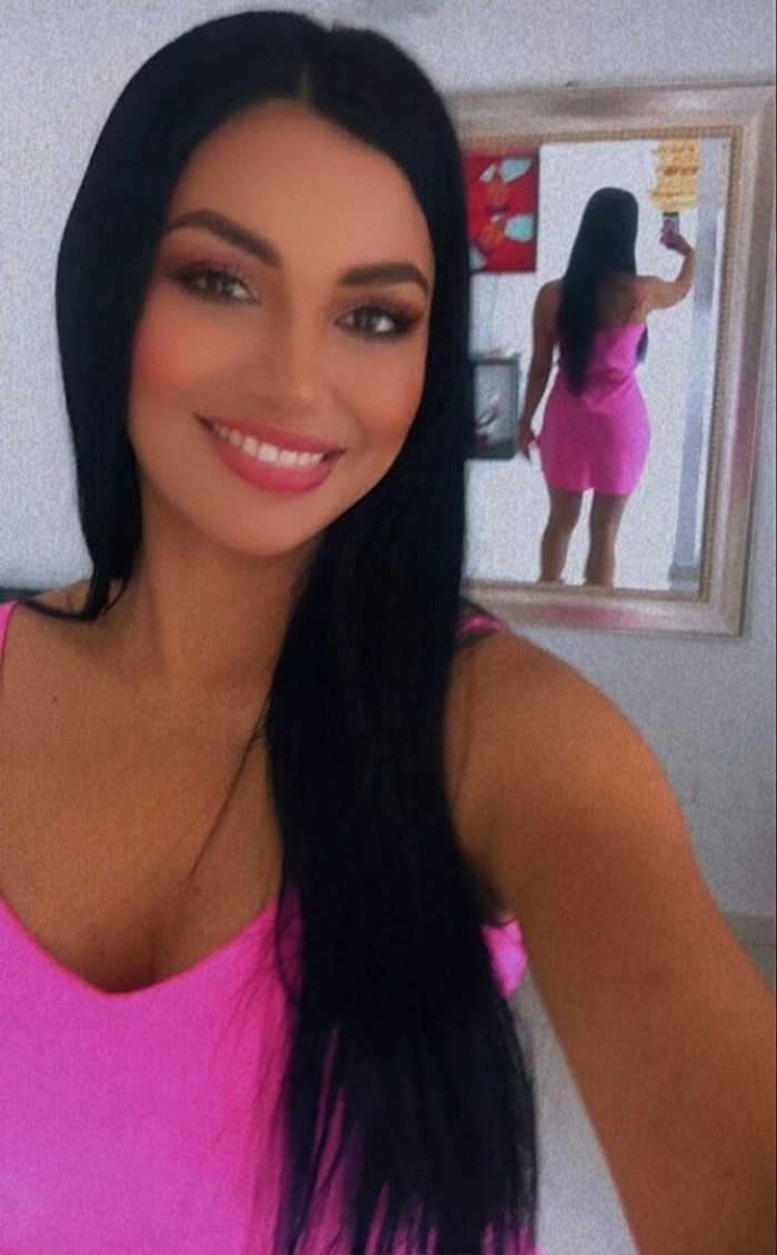 Camila cariñosa y complaciente