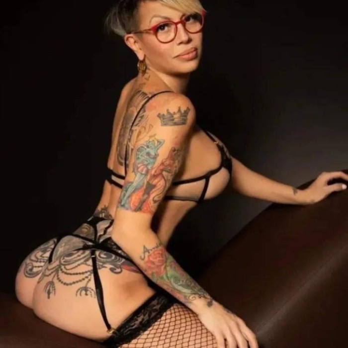 Auténtica y real con piso propio y tc