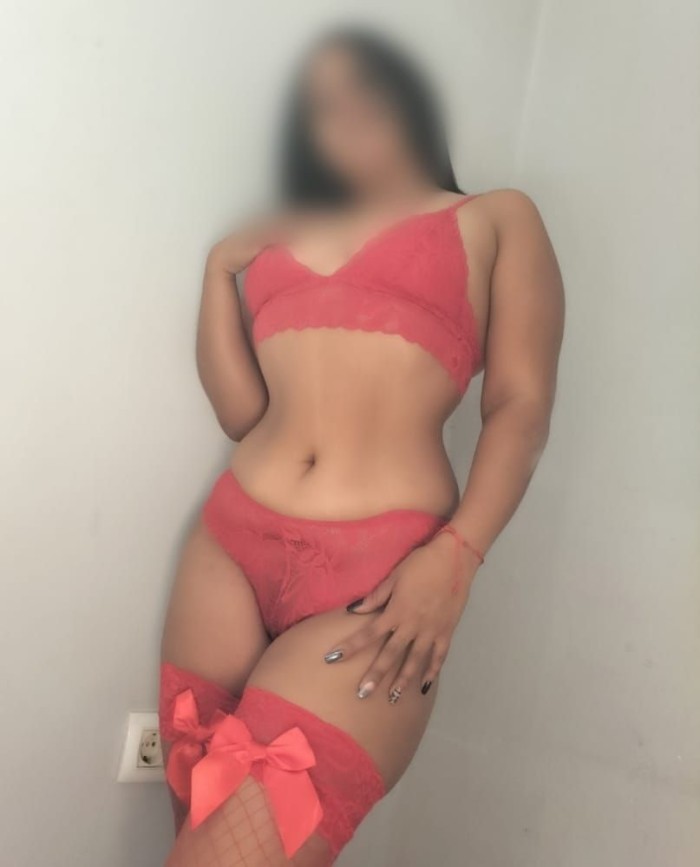 yennifer morenita acompañante jovencita en Toledo