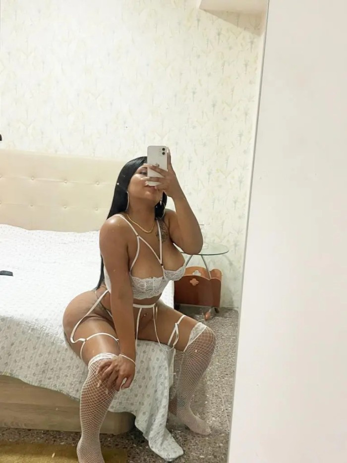 Pamela exuberante Morenaza