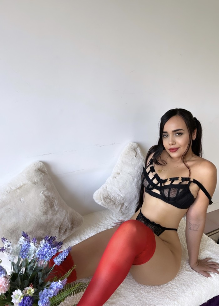 Linda y sexy señorita colombiana , Camila