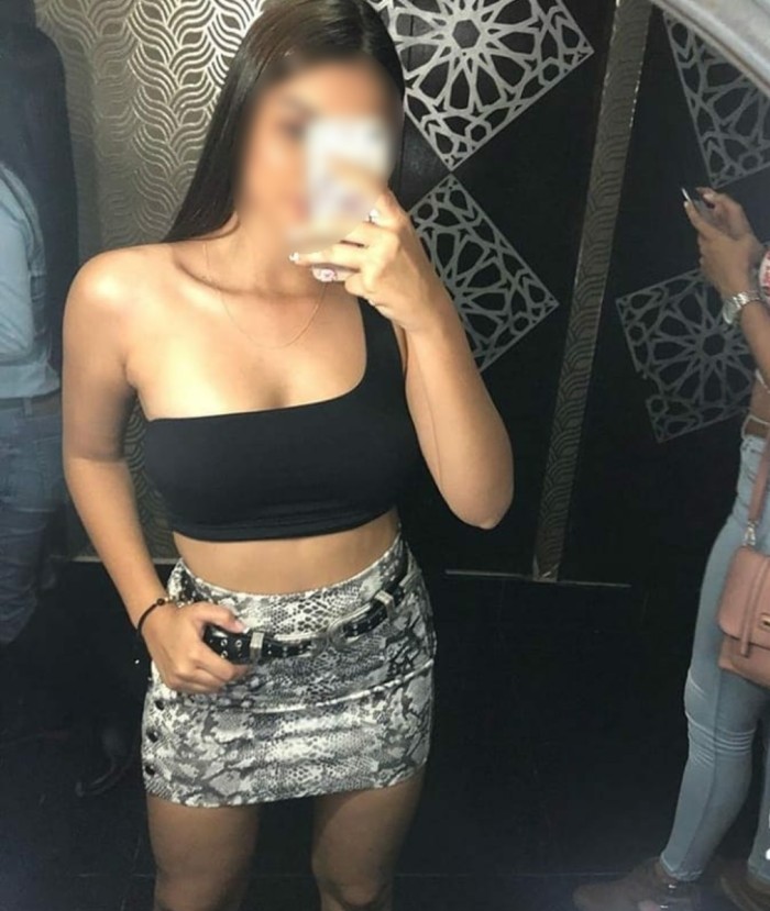 LATINA DE BUENAS CURVAS DELICADA Y HERMOSA PARA TI