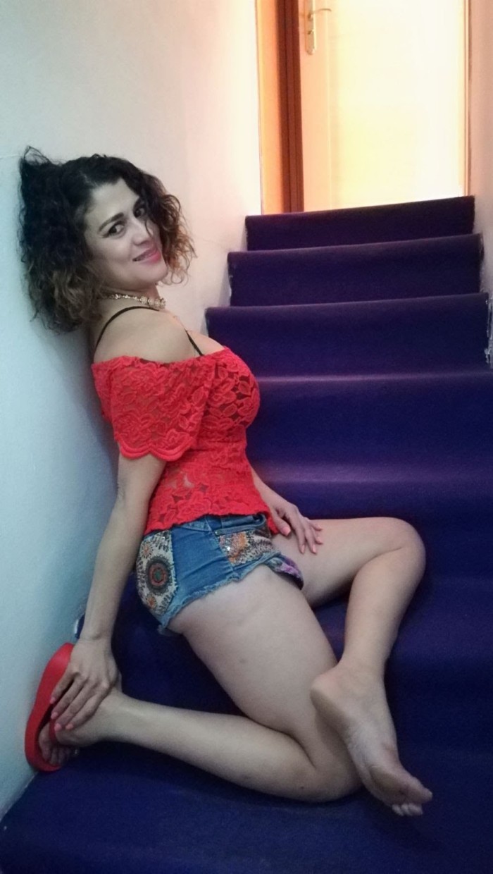 ELLY, DIVERTIDA