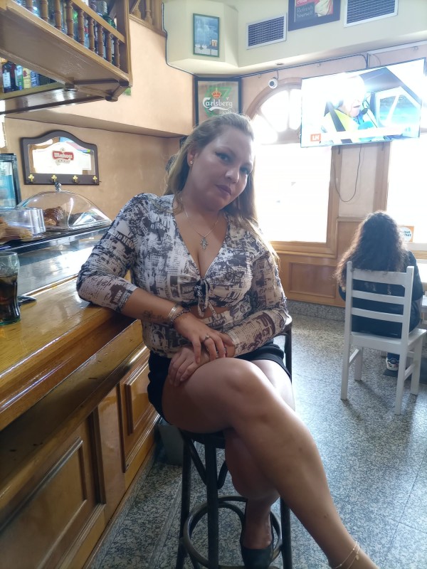 Laura rubia madurita fiestera en Bilbao