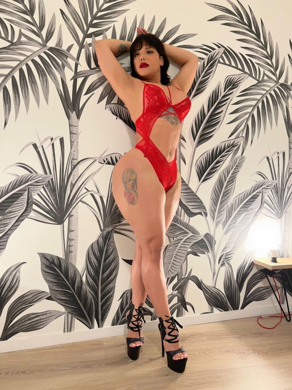 LA REINA DEL FRANCÉS VEN Y DAME TU LECHE