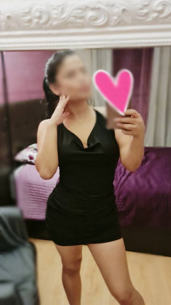 LUCIA UNA MASAJISTA ALEGRE, TE RECIBE 24HRS