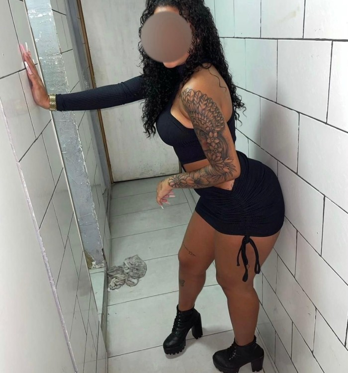 Alicia guapisima e implicada, de 24 años, escort e