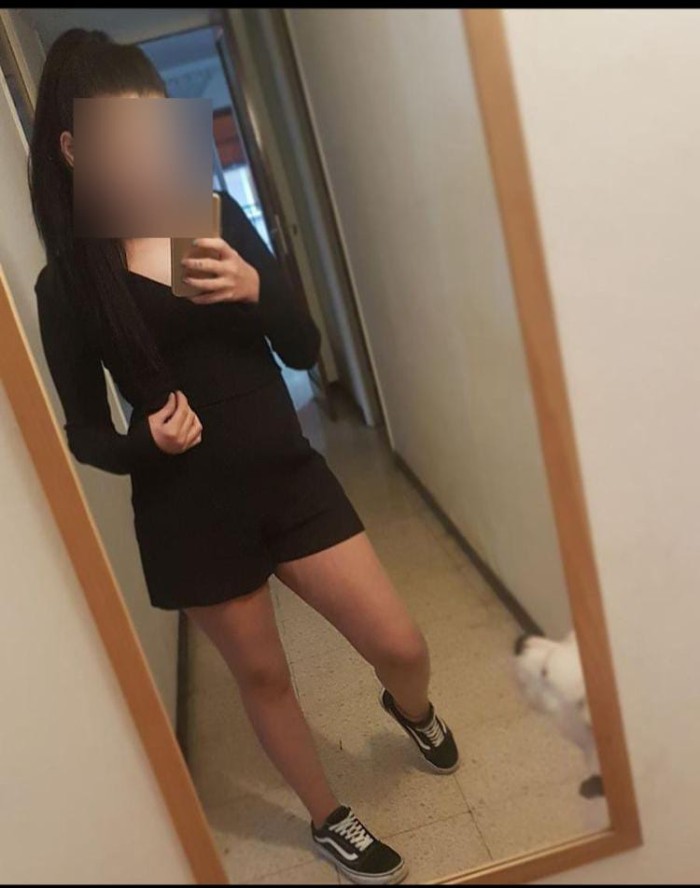 ESPAÑOLITA DELGADA Y CON MUCHO VICIO VENTILLAS