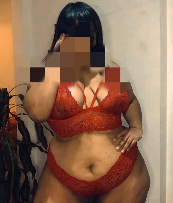 Gordita preciosa complaciente