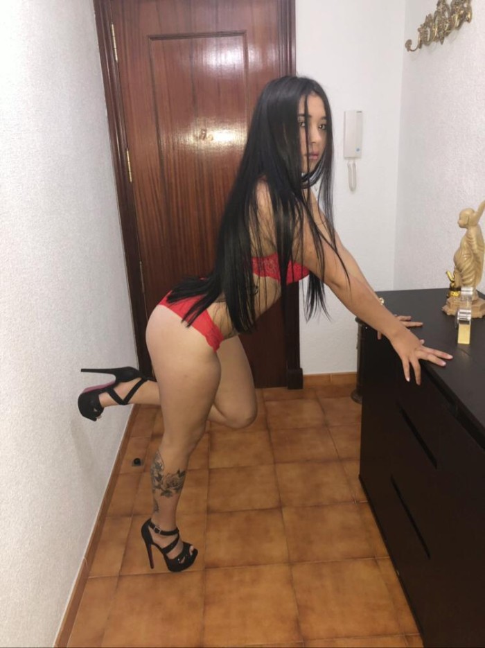 LA COLOMBIANA QUE CUMPLE TUS FANTASIAS.