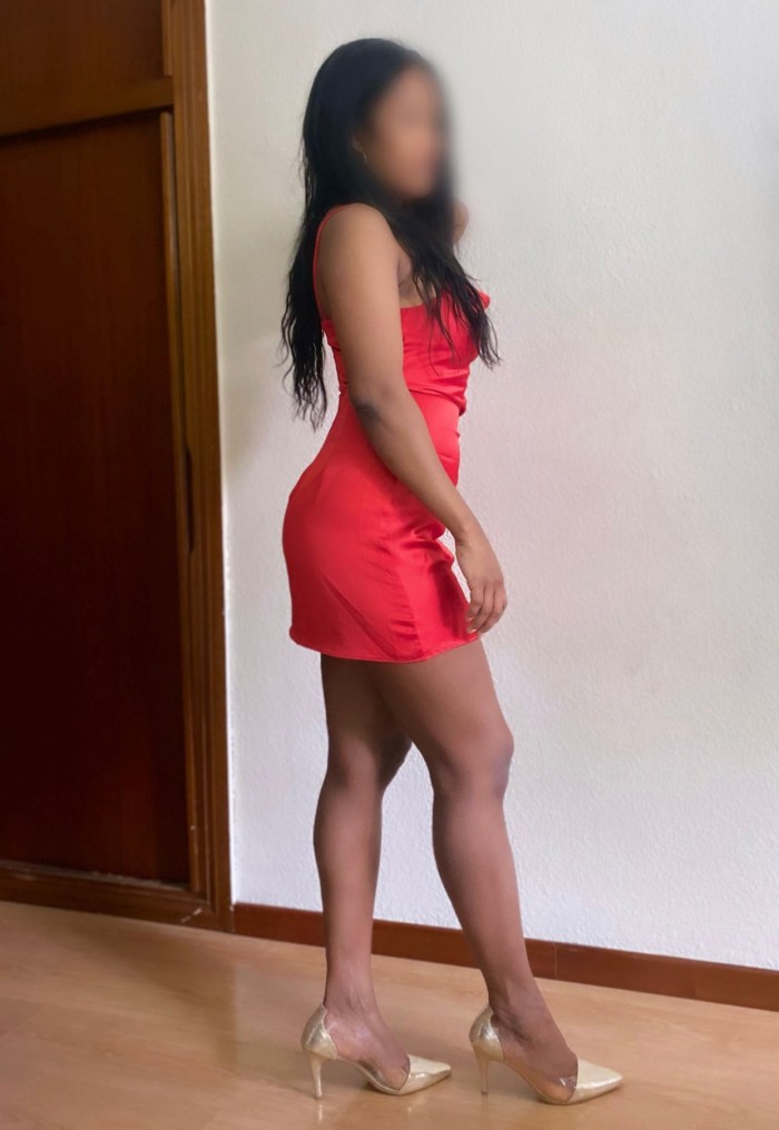 CAMILA CARIÑOSA Y COMPLACIENTE MASAJISTA