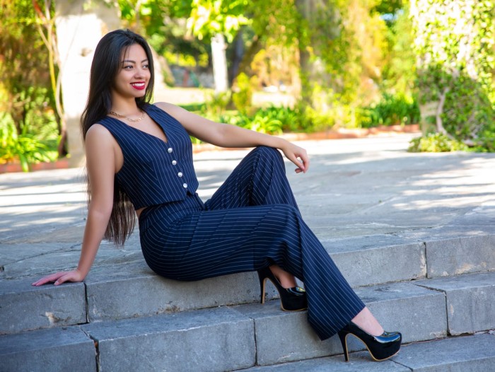 JOVENCITA DE 20 AÑOS CON MUCHO ARTE