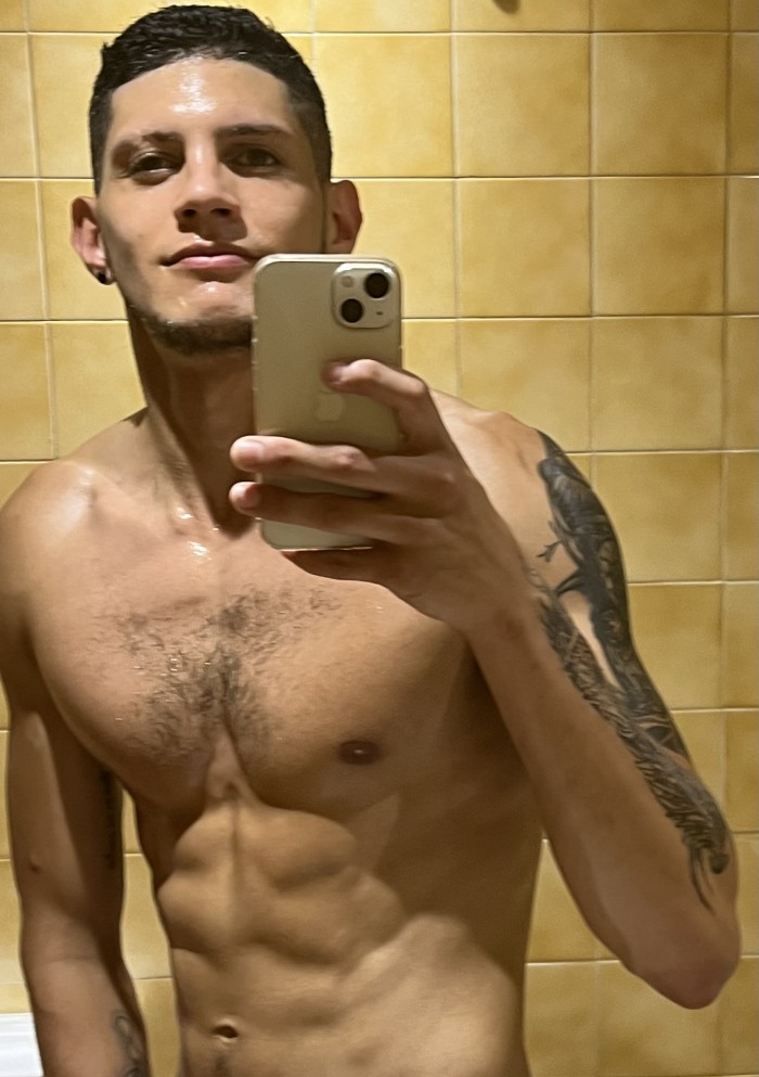 Latino morboso, pollon y fiestero