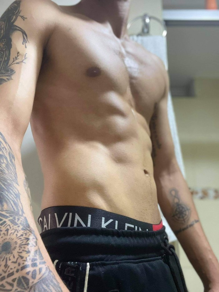 Latino morboso, pollon y fiestero