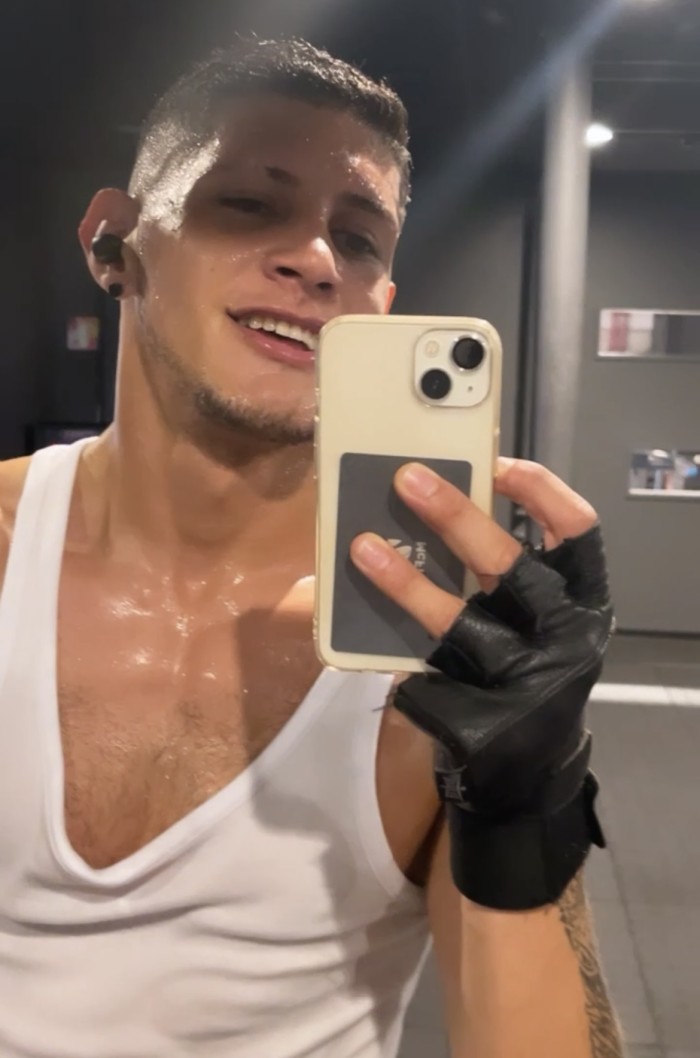 Latino morboso, pollon y fiestero