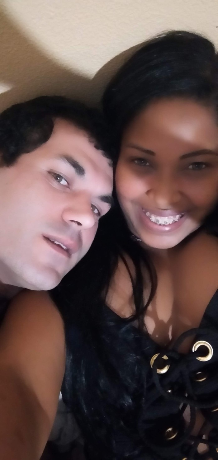 Somos una pareja joven ella 26 años ella es buen c