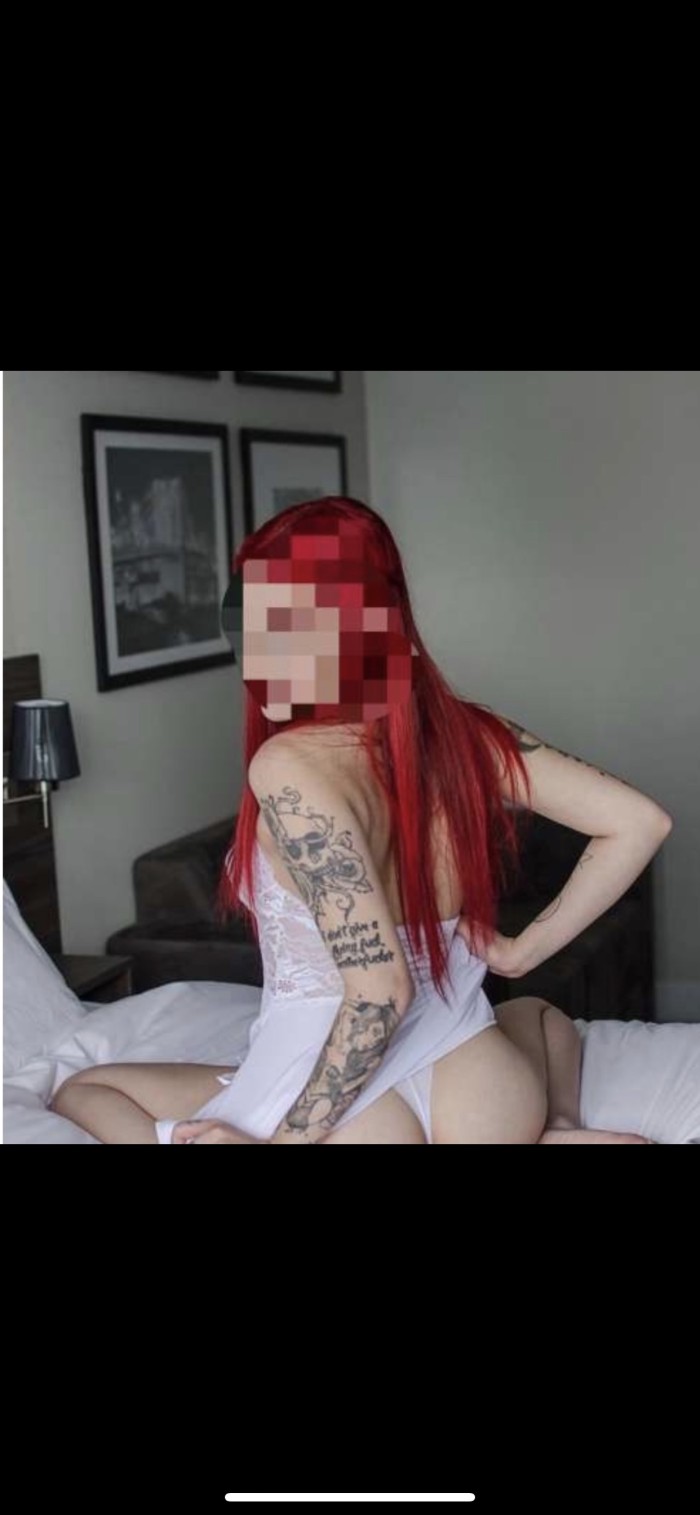 Joven independiente caliente