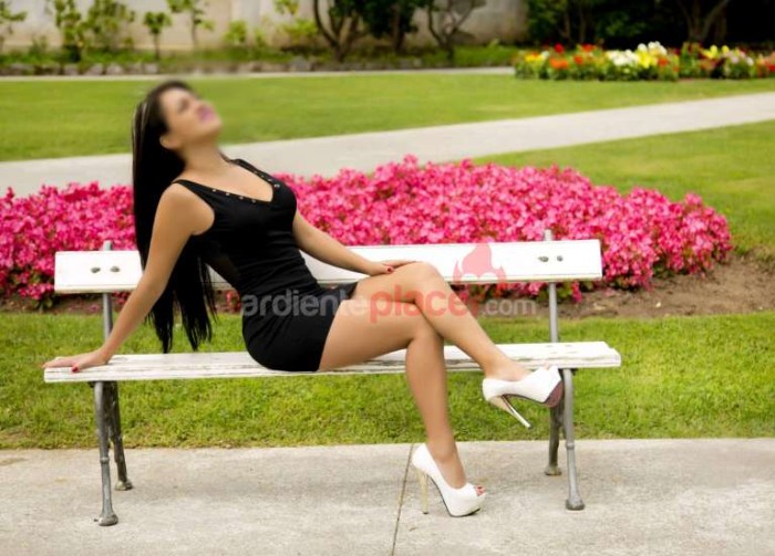 UNA ESCORTS INFINITAMENTE BELLA