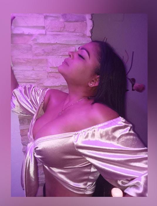 QUIERO SER TU GATA OFICIAL.. TE APETECE