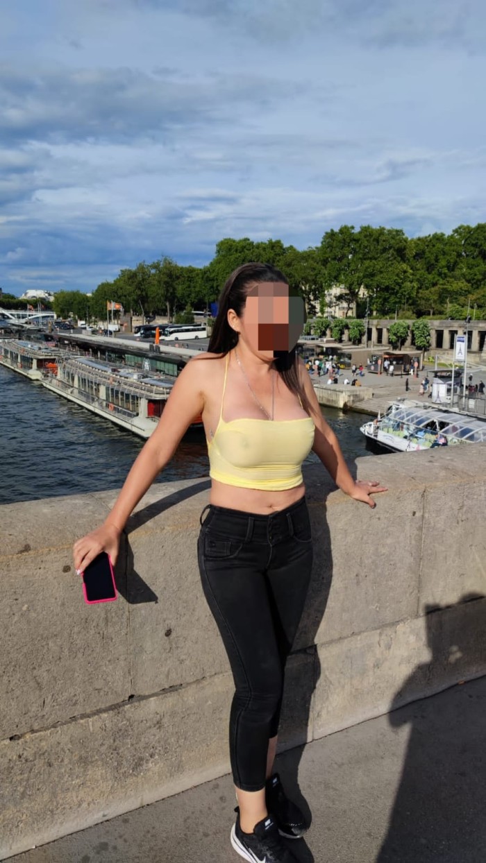 ANDREA COLOMBIANA CARIÑOSA, AMABLE Y RESPETUOSA