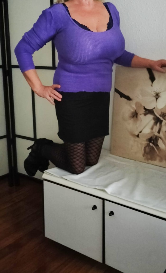 Masajista erótica expectacular madurita