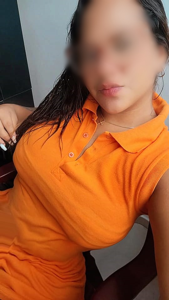 CHICA DELGADA Y BONITA