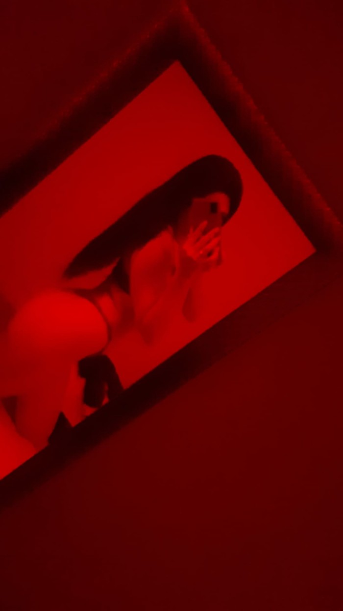 Morena, catalana, jovencita y muy sensual!