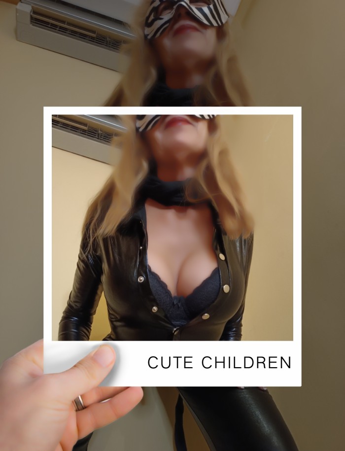 Mistress María viajo por España y extranjero