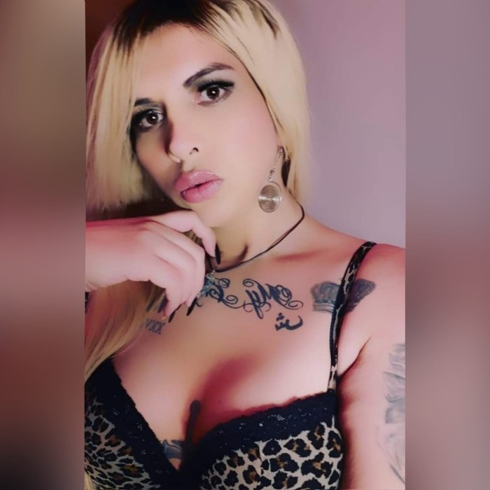 TRANS POLLONA QUIERE FOLLARTE EL CULO