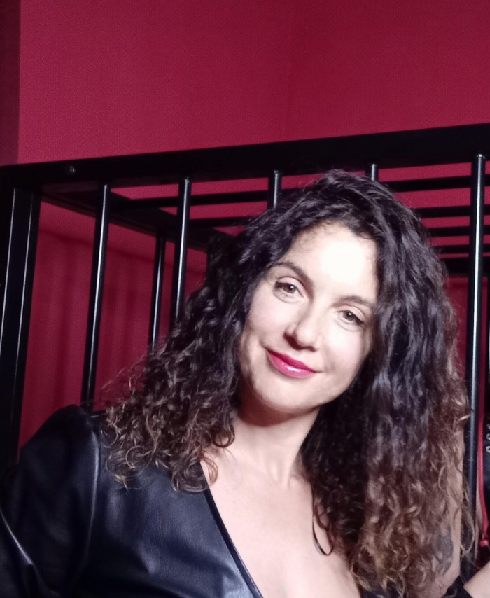DOMINA Gina vídeollamadas femdom findom Skype