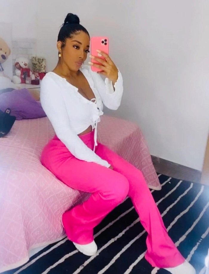 COLOMBIANA CON GANAS DE UNA BUENA FOLLADA