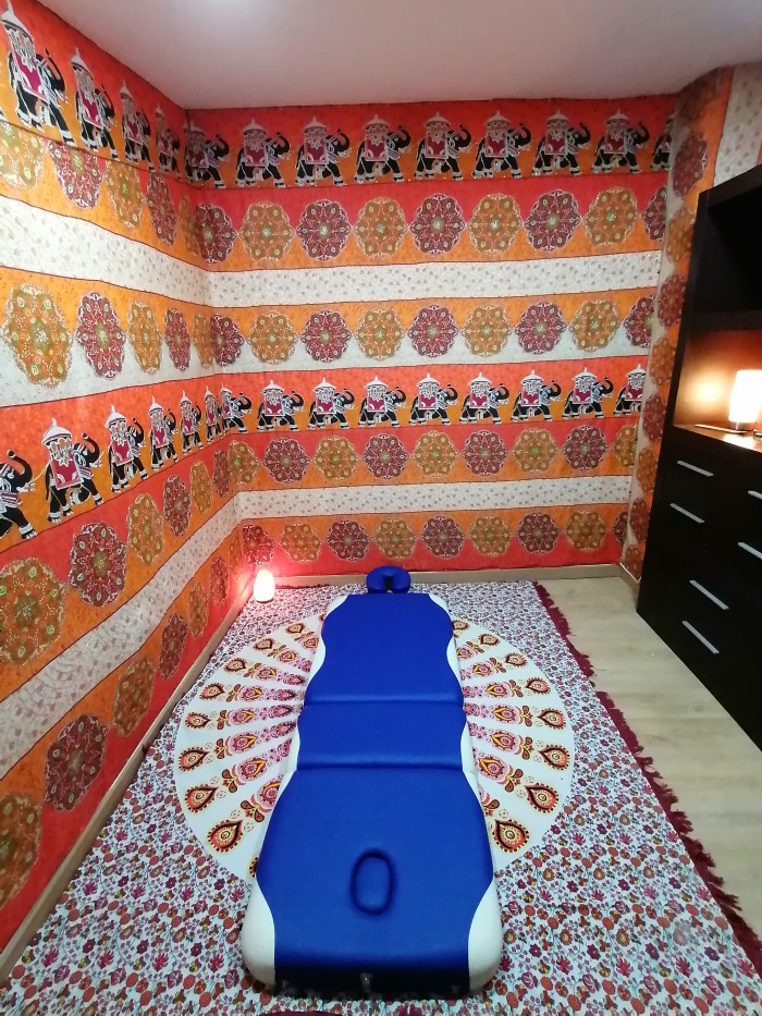 Autentico masajista tantrico lingam (genital)