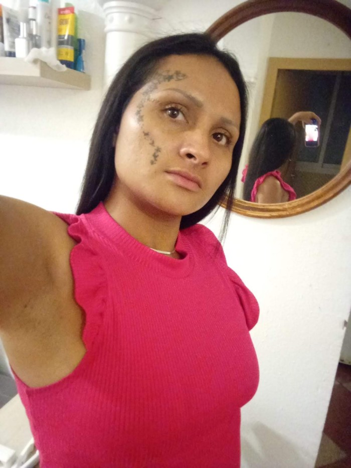 M*amable y risueña de mente aventurera